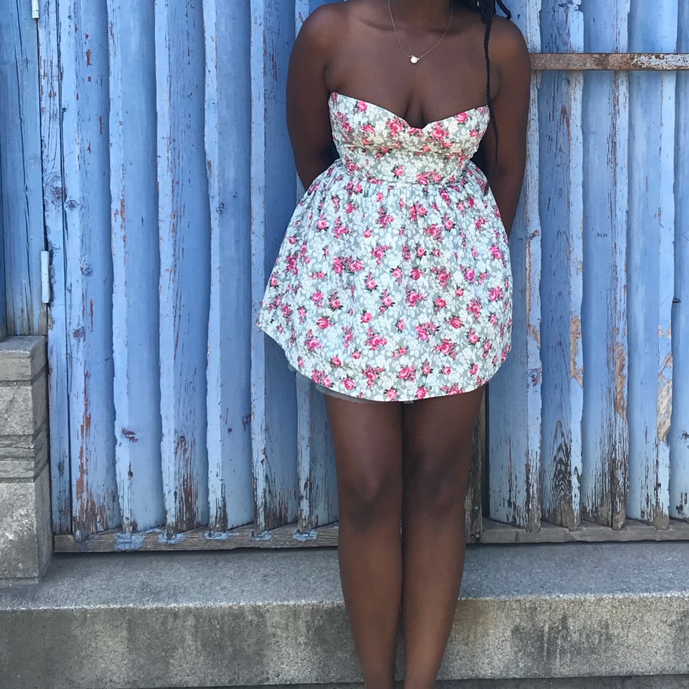 Strapless Floral Short Flare Dress Gray & Pink